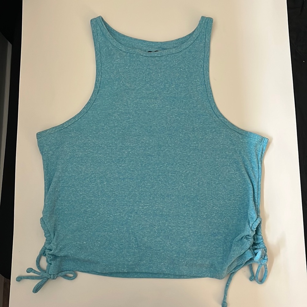 XXL baby blue crop top from SO.